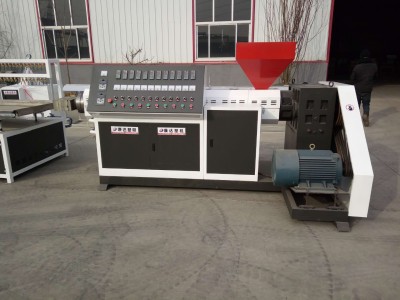 優(yōu)質(zhì)塑料擠出機(jī)