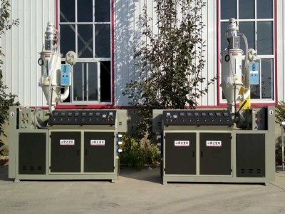 塑料擠出機(jī)