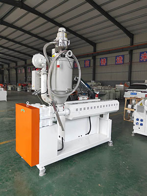 65尼龍機隔熱條設備