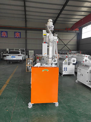 65尼龍機隔熱條設備