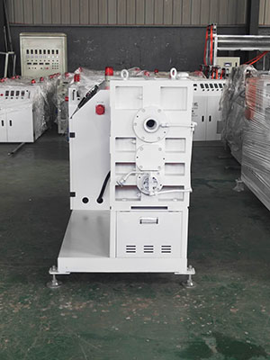 70尼龍機隔熱條設備