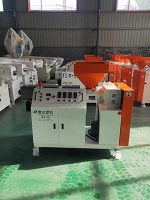 康達塑機新式設(shè)備、鑄鋁加熱板、3組風(fēng)機