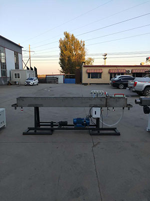 65擠出設(shè)備生產(chǎn)線