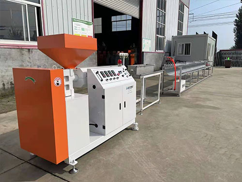 PA66隔熱條擠出機(jī)特點(diǎn)